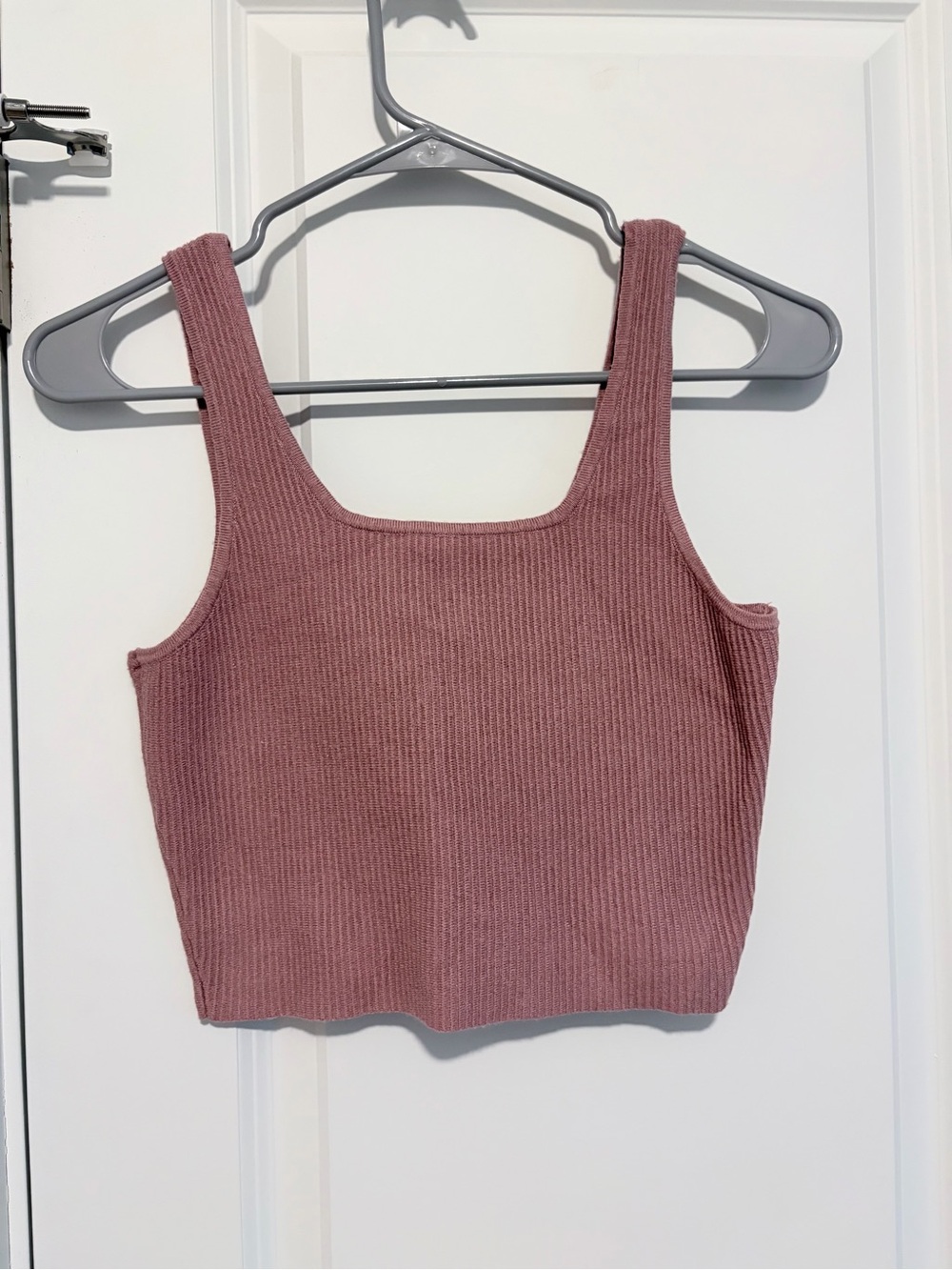 Kendall & Kylie Ribbed Cropped Tank in Dusty Rose